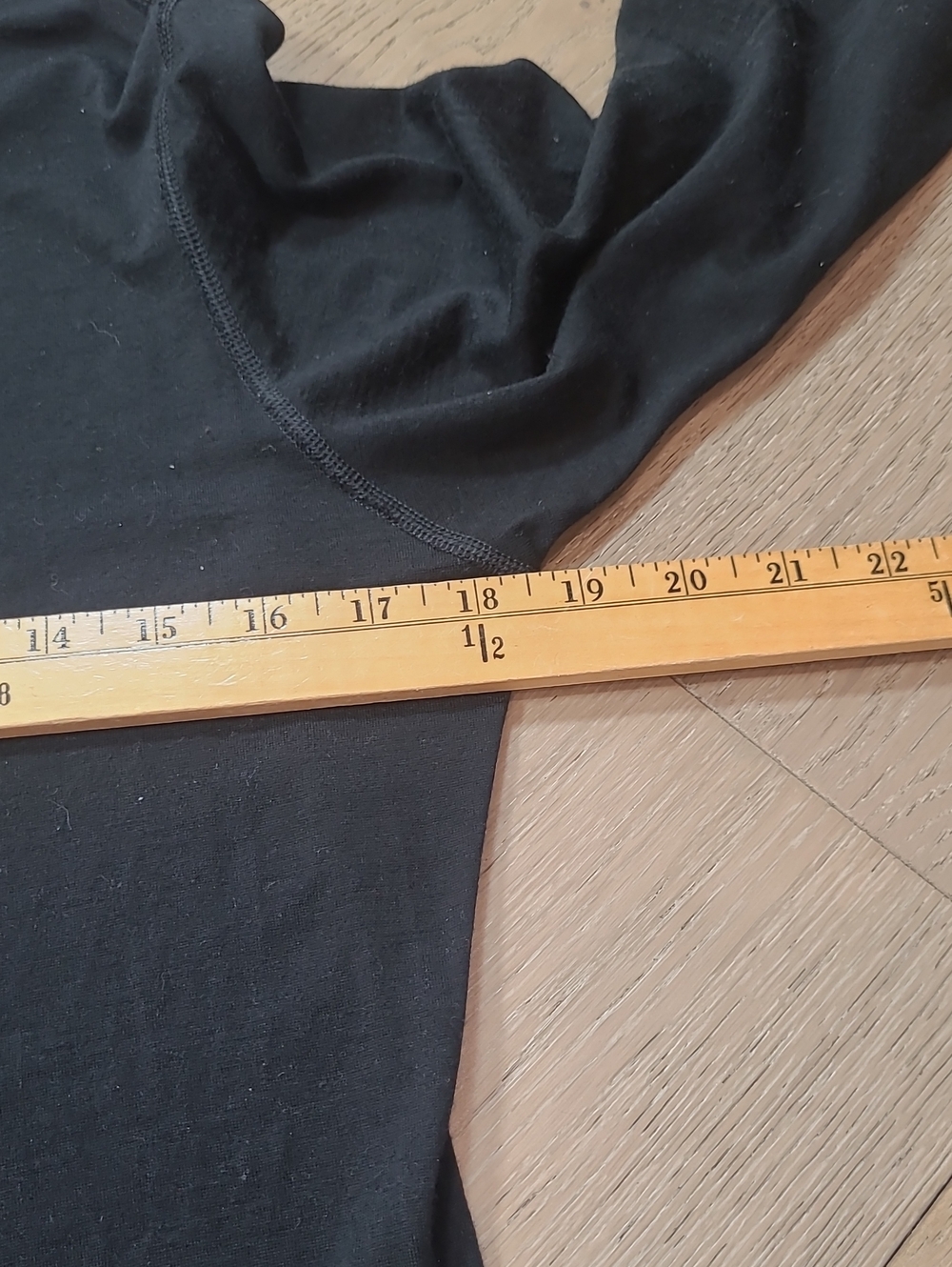 Smartwool Base Layer Women's sz M Black Merino Wool V-neck Long Sleeve - Picture 7 of 10
